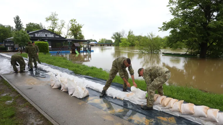 Progla&scaron;eno izvanredno stanje zbog vodostaja Kupe i Korane, podivljala i Mrežnica