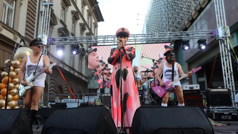 Urnebesan doček Leta 3 u Rijeci, Mrle u svom stilu ispalio: 'Svi su sretni, i mi smo sretni. Ja volim nenormalno'