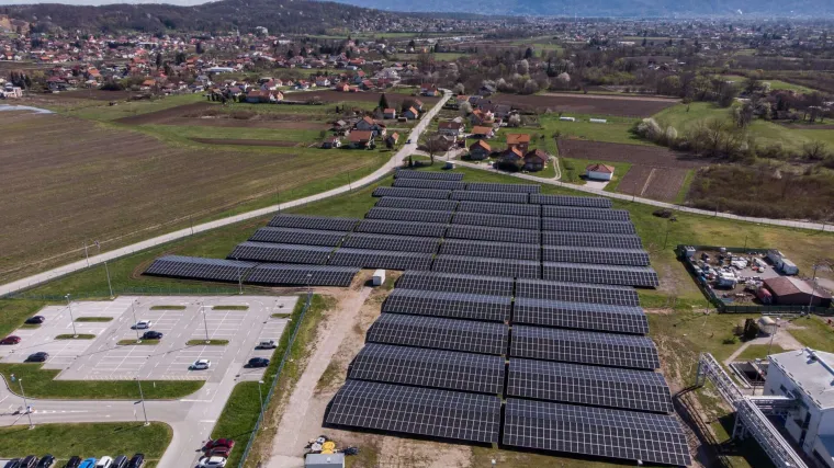 PLIVA, u suradnji s tvrtkom E.ON, na proizvodnoj lokaciji u Savskom Marofu obilježila početak rada najjače do sada izgrađene solarne elektrane u RH