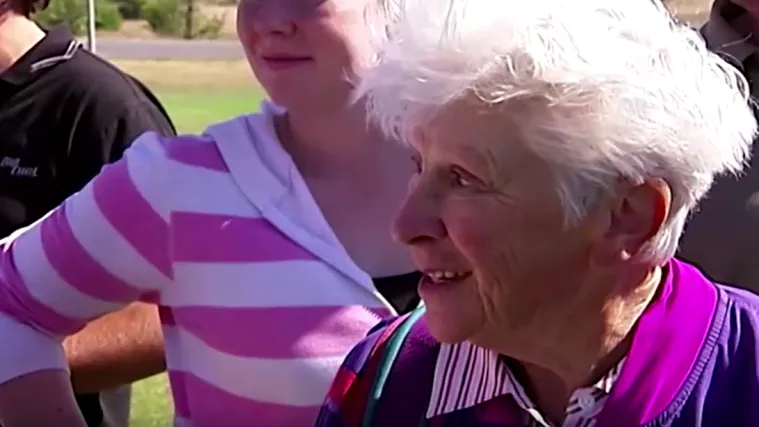 Policajci elektro&scaron;okirali umirovljenicu (95) jer je imala nož. 'Približavala se sitnim korakom, sporo'