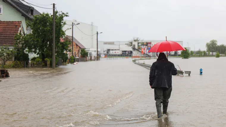 Sisak i Petrinja očekuju najvi&scaron;i vodni val, Kupa u laganom porastu, Dvor i Kuljani jo&scaron; uvijek prometni izolirani