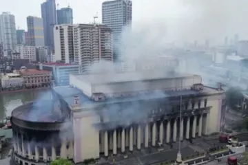 VIDEO Golemi požar guta povijesnu zgradu, više od 80 vatrogasaca borilo se s vatrenom stihijom