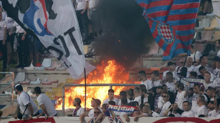 Policija o incidentima na jučera&scaron;njoj utakmici kupa: Privedena 52 navijača, kod sebe imali palice, drogu...