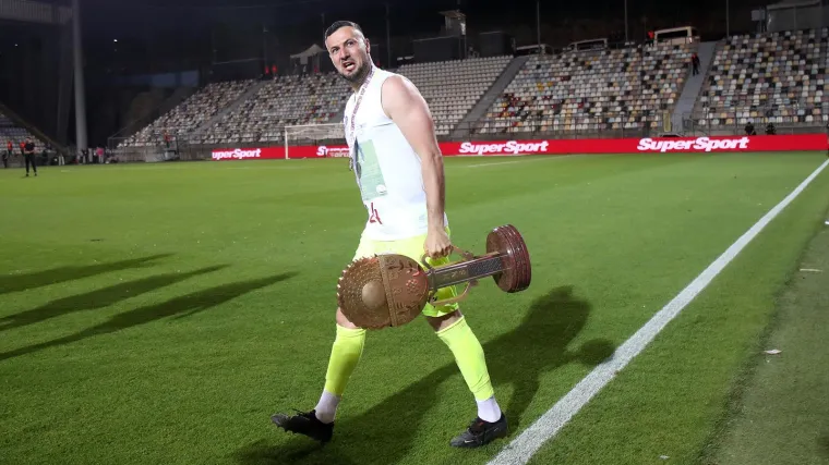 Junak iz Rusije na odlasku: Danijel Subašić u nedjelju odlazi u mirovinu?