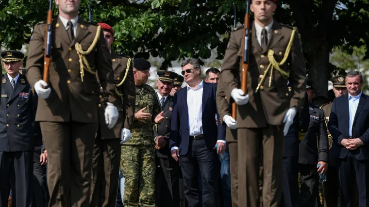 Milanović obi&scaron;ao opremu i naoružanje Oružanih snaga&nbsp;u prigodi obilježavanju Dana Hrvatske vojske