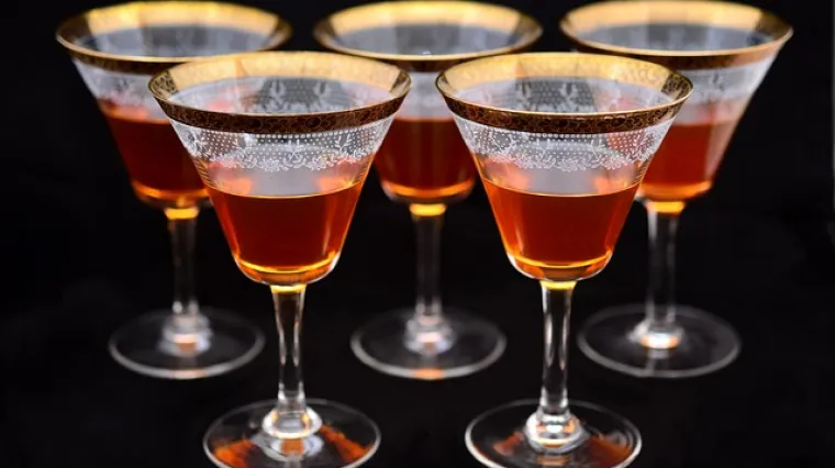 Kako se pripremaju domaći ukusni ženski likeri?