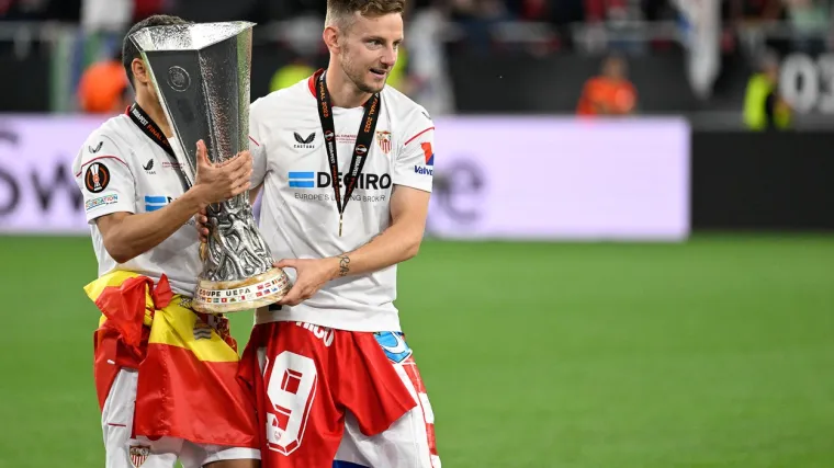 Ivan Rakitić briljirao nakon osvajanja Europske lige i pokazao tko je &scaron;ef u svlačionici Seville