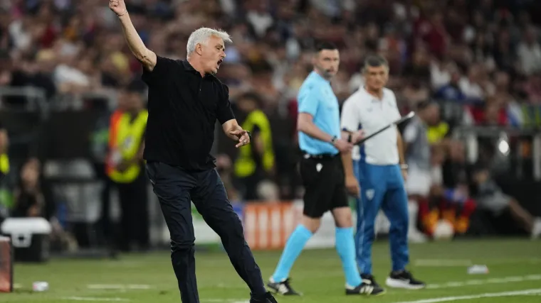 Mourinho nakon utakmice napravio sačeku&scaron;u engleskim sucima