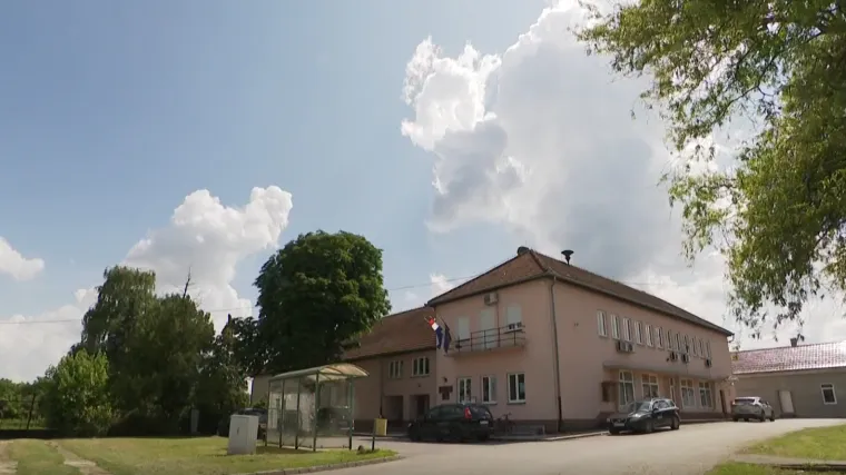 Načelnik 'kojem su hlače same pale' nakon &scaron;to je zaključao djelatnicu, ispisan iz HDZ-a