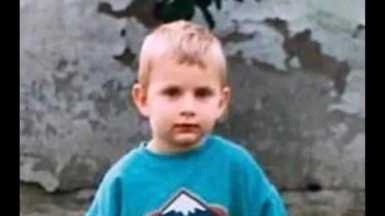 Prepoznajete li ovog klinca s fotografije? Danas je velika zvijezda o kojoj priča cijeli svijet