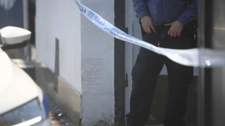 Muškarca izboli u napuštenoj zgradi: Preminuo je od teških ozljeda