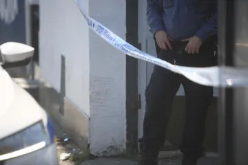 Muškarca izboli u napuštenoj zgradi: Preminuo je od teških ozljeda