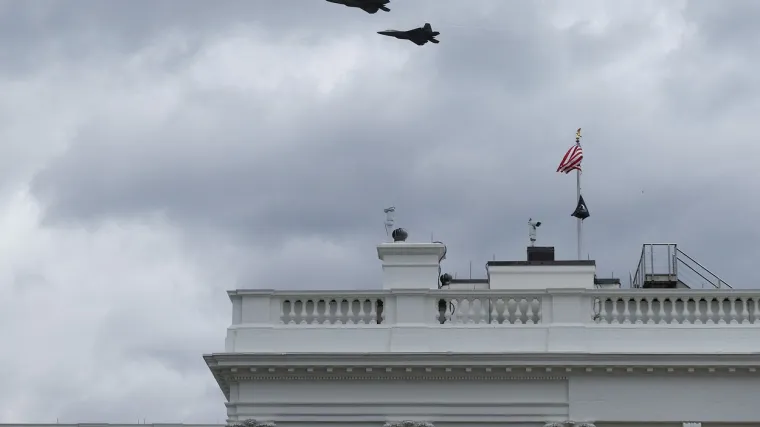 VIDEO Američki borbeni avioni lovili Cessnu nad Washingtonom, pala kod Virginije. Probili zvučni zid