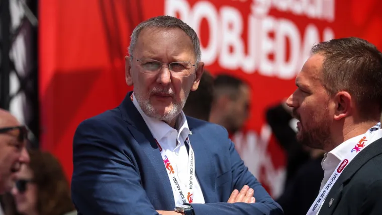 Neslavno propao MUP-ov projekt od 800.000 eura - naručili aplikaciju vezanu za azilante, nikad je nisu dobili