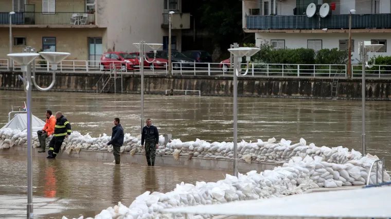 Progla&scaron;ena je prirodna nepogoda za Obrovac i Gračac zbog poplava