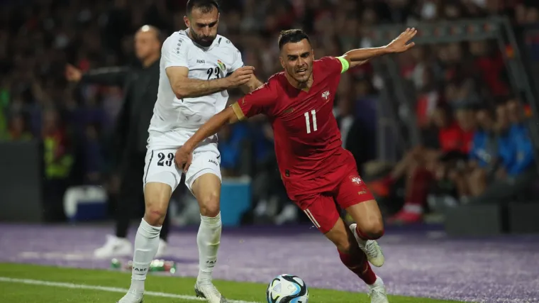 Srbija se golom u 94. minuti spasila blamaže protiv 84. reprezentacije svijeta, utakmica nakratko prekinuta