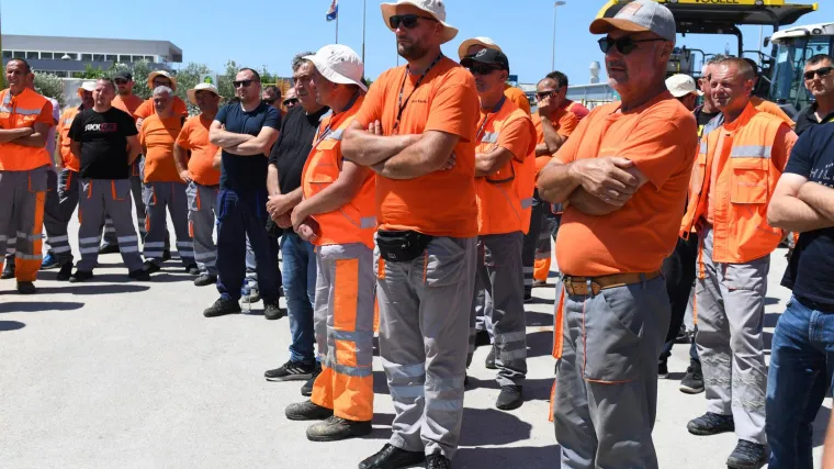 &Scaron;trajkaju pet dana, a nitko nije napravio ni&scaron;ta. Sada kažu da idu pred zgradu Marka Jelića