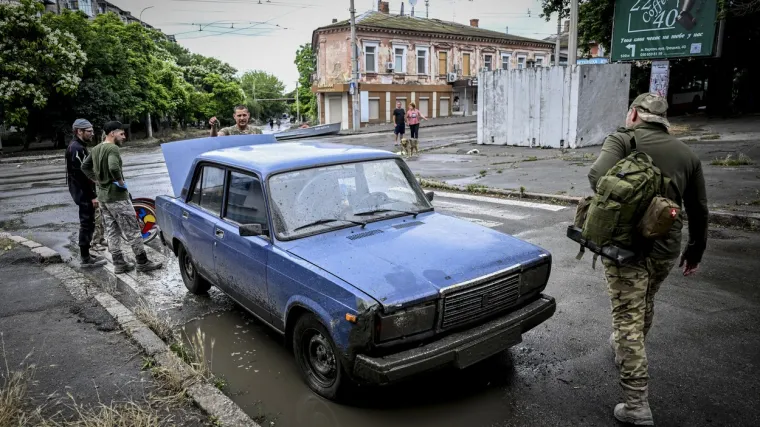 Snažne eksplozije odjeknule Kijevom, afrički dužnosnici pobjegli u skloni&scaron;te: 'Vidio sam dimni trag dviju raketa'