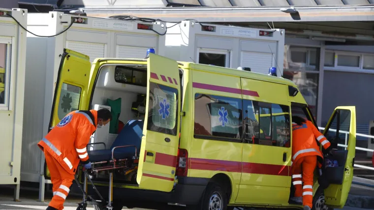 Autom pokosio motociklista: Kaciga je pronađena 10 metara od motora, a on je nepomično ležao