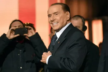 Je li Berlusconi uopće umro? &Scaron;prajc tvrdi da će neki njegovi dijelovi živjeti vječno: 'To se ne može raspasti!'