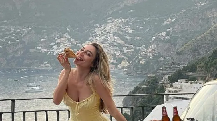 Može li itko izazovnije jesti pizzu? Sonja Kovač proslavila rođendan i sve podijelila s fanovima