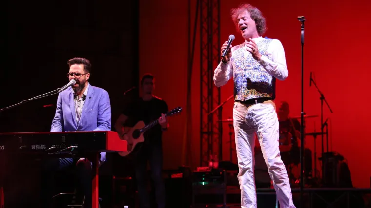 Punac Huljić i zet Grašo međusobnim podbadanjem nasmijali publiku u Beču: 'Ja sam tu da skupljam stvari koje žena ostavi...'