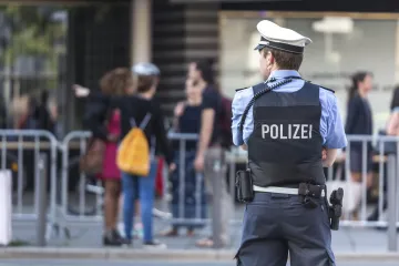 Policija pretresla domove članova ekstremističkog pokreta Reich Citizens. Namjeravali svrgnuti njemačku vladu?
