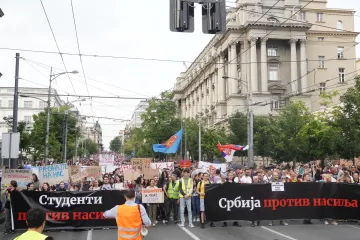 Masovni građanski bunt u Srbiji se nastavlja: U Beogradu tisuće na ulicama, prosvjedovalo se još u desetak gradova