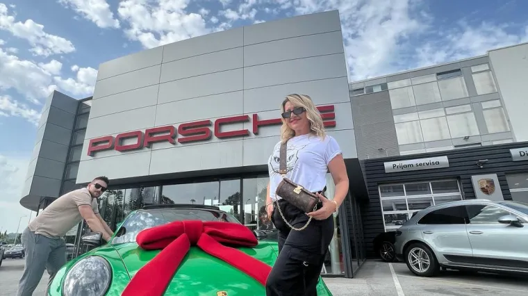 Snježana Mehun pokazala moćnog 'pitona' i štiklom zagazila na 385 konja: 'Ubit ću s fotkama, blokirajte me odmah'