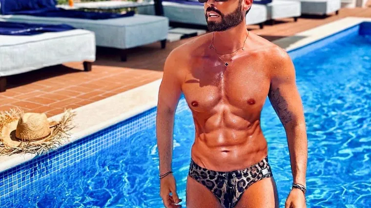 Marko Grubnić šokirao isklesanim trbušnjacima dok se namakao u bazenu, ovo izaziva nevjericu: 'Hejteri će reći - fotošop'