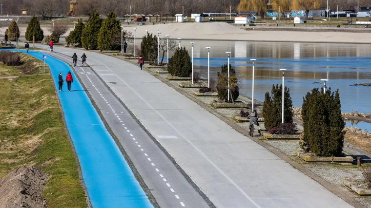 Tijekom bezbrižne &scaron;etnje Osijekom nai&scaron;ao na predmete koje ne bi sanjao ni u najluđim snovima. Odmah je nazvao policiju...