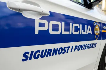 Kod Topuskog uhićen 39-godi&scaron;nji mu&scaron;karac zbog krijumčarenja troje migranata