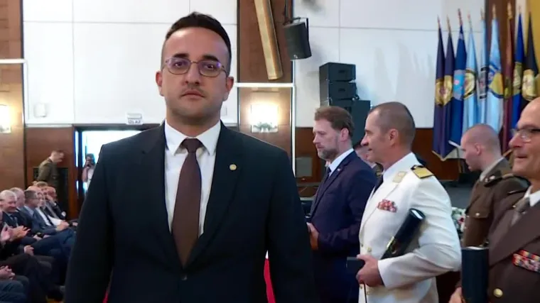 Banožić uručio diplomu svom HDZ-ovcu: Njegov put slijedit će i ostali zastupnici