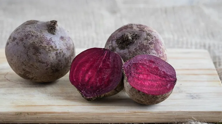 Kako se priprema sočna salata od cikle i feta sira?