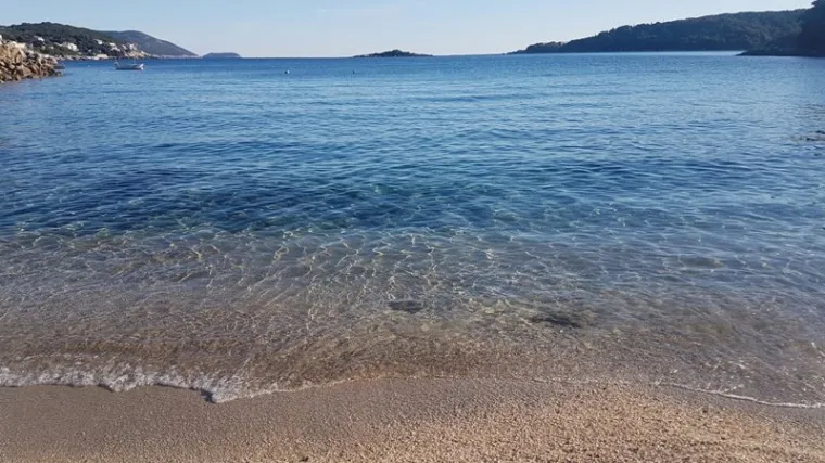 Tijelo mlađeg muškarca (27) pronađeno u moru: Građani su pozvali policiju kada su ga vidjeli