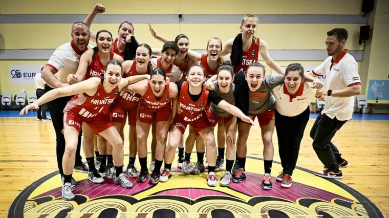 Nestvaran uspjeh mladih ko&scaron;arka&scaron;ica: U derbiju grupe 'razbile' Island s čak 67 ko&scaron;eva razlike!