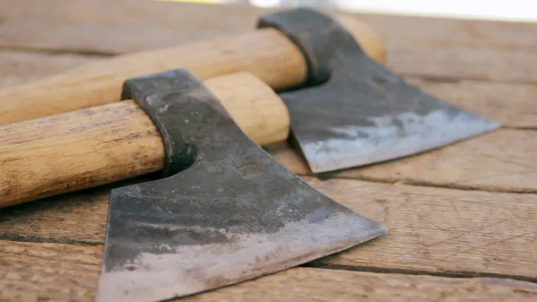 Mladi Nijemac u Hrvatsku ušao s mačetom, dvije sjekire, bejzbol palicom. Za to vrijeme muškarac našao zolju