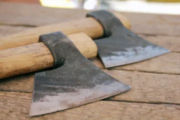 Mladi Nijemac u Hrvatsku ušao s mačetom, dvije sjekire, bejzbol palicom. Za to vrijeme muškarac našao zolju