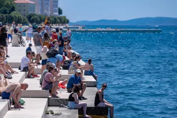 Sunčani petak duž Jadrana i u središnjoj Hrvatskoj. Ipak, na istoku mogući pljuskovi i grmljavina