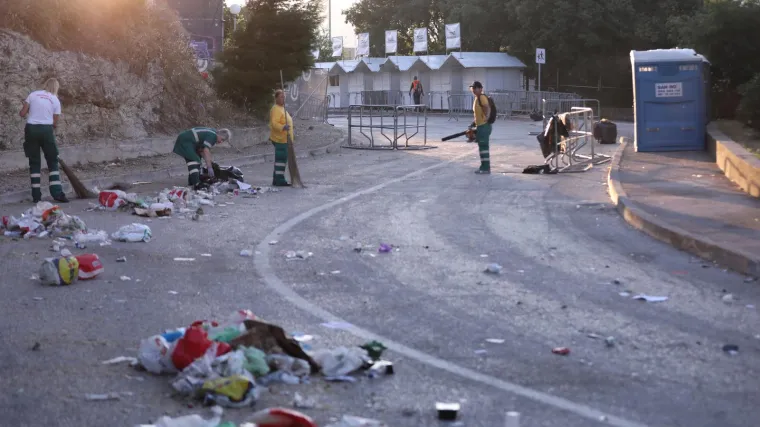 Ovo će vam slomiti srce! Biv&scaron;eg igrača Hajduka prona&scaron;li kako skuplja boce na Ultri: 'Bitno je stići prije djelatnika 'Čistoće'
