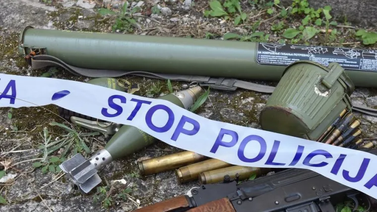 Nevjerojatan pronalazak u Zagrebu: Zolja ostavljena u kontejneru pored škole!