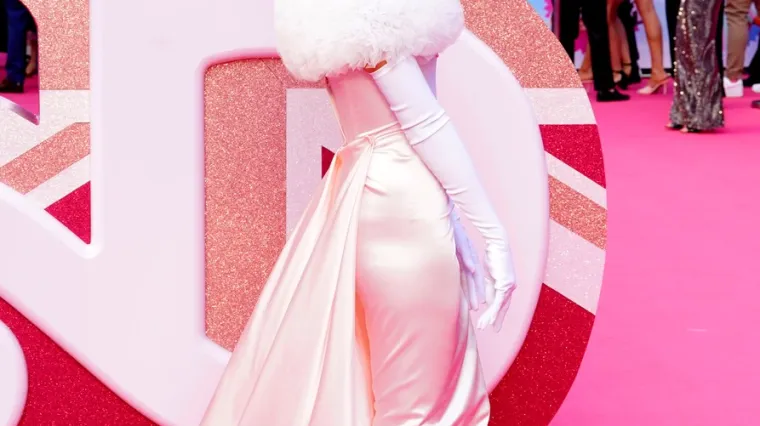 Margot Robbie kao živa barbika: Stigla je na premijeru u najdivnijoj ružičasto-bijeloj haljini koju ćete u životu vidjeti