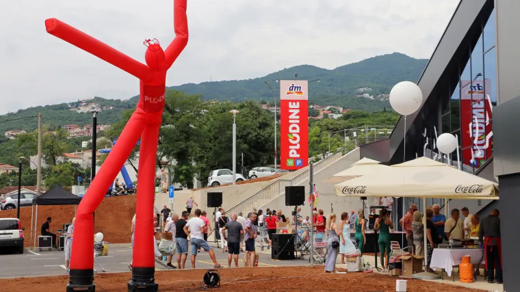 PLODINE OTVORILE JO&Scaron; DVA NOVA SUPERMARKETA