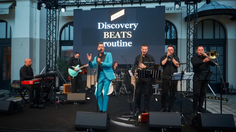 Prigrlite duh ljeta uz Schweppesovu novu filozofiju Born Social