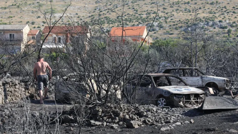 'Kad je vatra ušla među kuće, za 5 sekundi je došla do moje. Novi požar? Nema mi više što izgorjeti...'