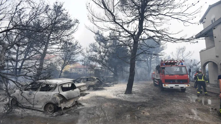 Požar na području Grebaštice tijekom noći stavljen pod nadzor: Objavljene prve procjene opožarene površine