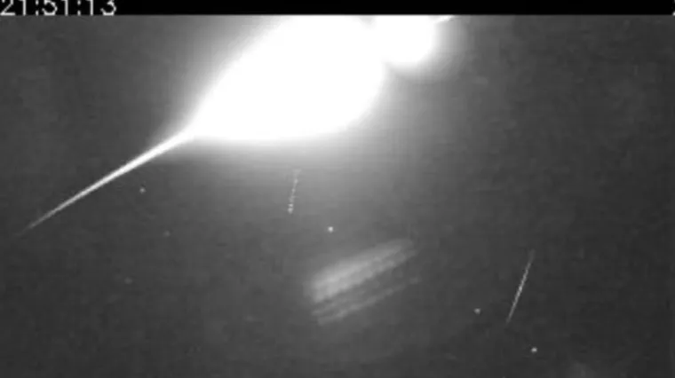 Nebom iznad Varaždina prozujao meteor, takozvani bolid. Snimljen je, čeka se potraga