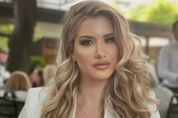 Zanosna kći srpske ministrice skinula se u bikini: Pokazala je zavidnu figuru i preplanuli ten