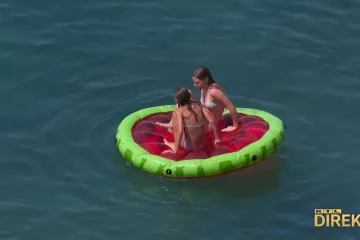 Vozili se na krovovima auta, bili privezani na bove, ali napuhani flamingosi nisu više u modi. Direkt doznao tko su novi kraljevi plaže