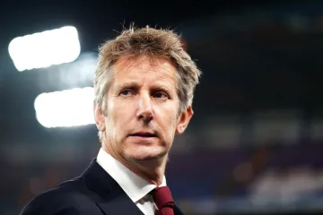 Van der Sar se javio iz bolnice
